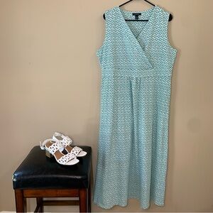 Lands’ End Summer Knit Dress in Geometric White and Green, EUC, 1X (16W-18W)